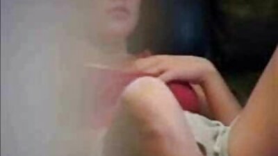 Seorang pirang dengan pantat bulat panas dan payudara besar kacau di kursi video bokep korea full hd